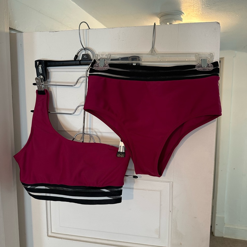 One Shoulder Bikini Set - Picture 2 of 4